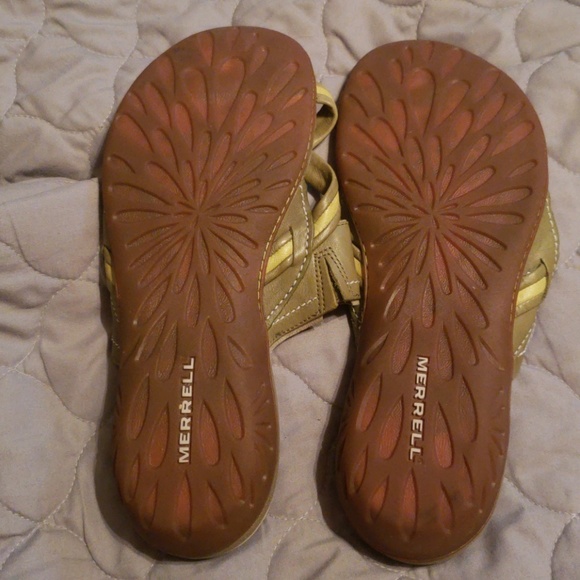 Sandals - Picture 2 of 3